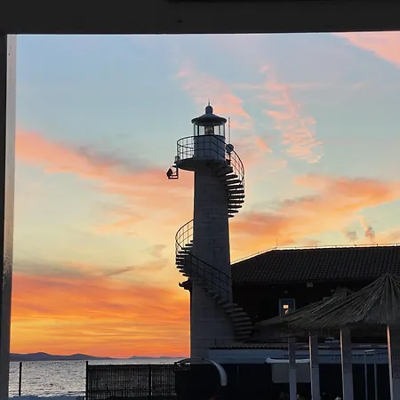 蓬塔别墅酒店 *